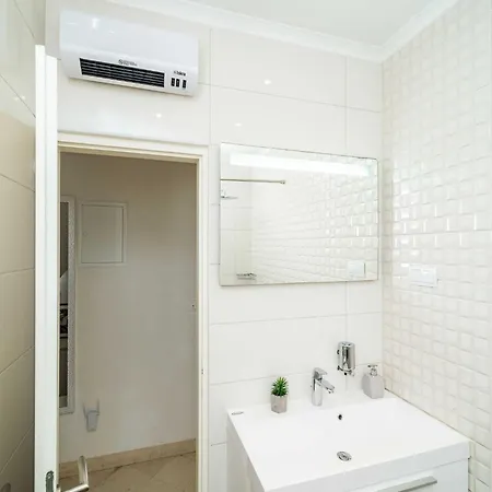 Σπίτι διακοπών King - Four Bedroom House With Terrace Ντουμπρόβνικ