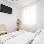 King - Four Bedroom House With Terrace Ντουμπρόβνικ