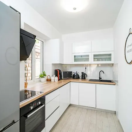 בית נופש King - Four Bedroom House With Terrace *