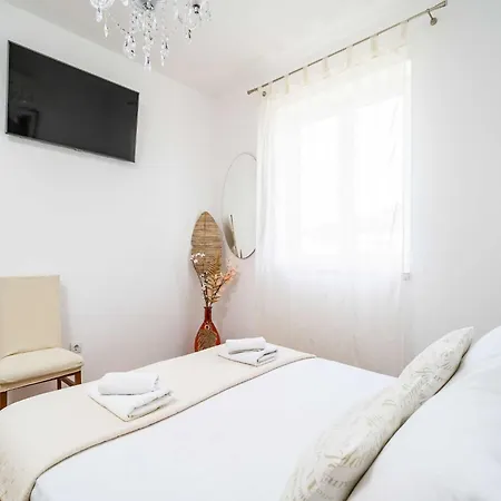 King - Four Bedroom House With Terrace דוברובניק