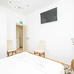 度假居 King - Four Bedroom House With Terrace *